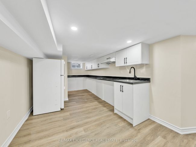 261 Cameron Ave, House other with 8 bedrooms, 3 bathrooms and 2 parking in Windsor ON | Image 25