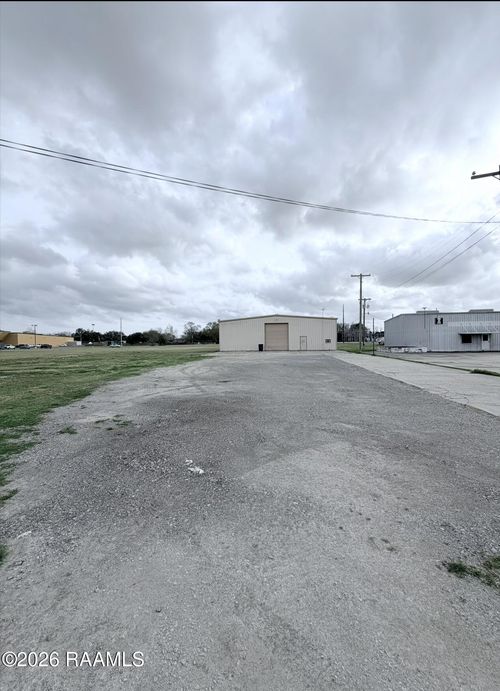 2112 Veterans Memorial Dr, Abbeville, LA, 70510-4003 | Card Image