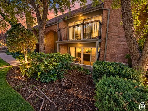 8120 Cottonwood Hills Cir, Sandy, UT, 84094-0867 | Card Image