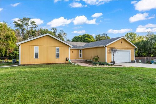 18120 W 191st St, Spring Hill, KS, 66083-8348 | Card Image