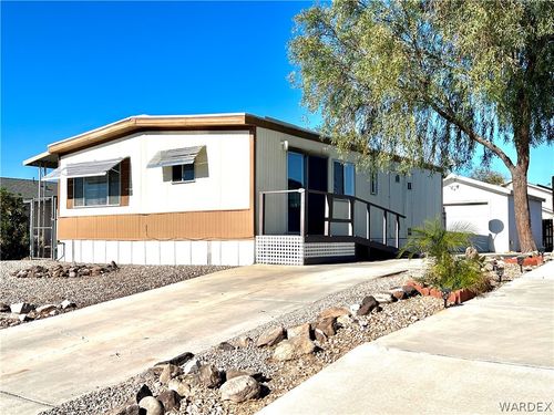 945 Holly St, Bullhead City, AZ, 86442-6511 | Card Image