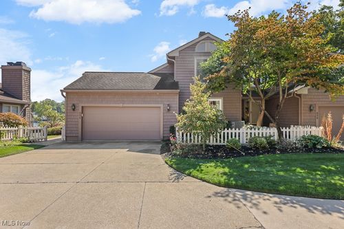 656 Isle View Dr, Coventry Township, OH, 44319-2286 | Card Image