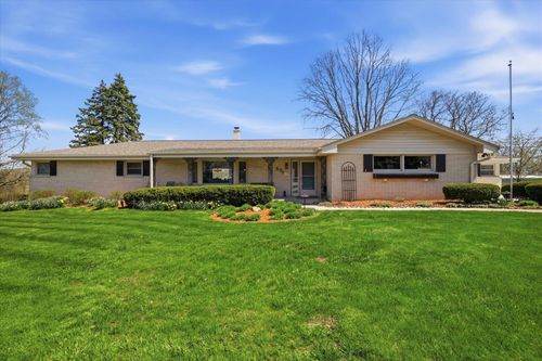 531 Lookout Dr, Pewaukee, WI, 53072-3621 | Card Image