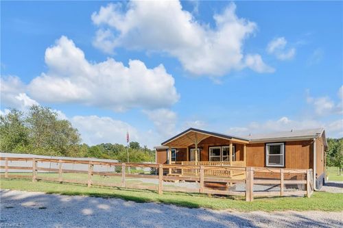 997 Yates Rd, Denton, NC, 27239-7073 | Card Image