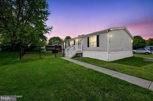 738 Cleaver Farms Rd, Middletown, DE, 19709-1257 | Card Image