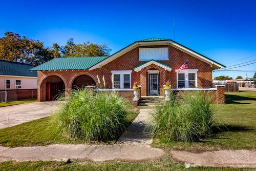 204 Se 3rd St, England, AR, 72046-2110 | Card Image