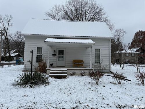 809 S Commercial St, Benton, IL, 62812-2316 | Card Image