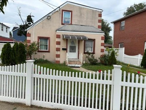 24107 147th Avenue, New York, NY, 11422 | Card Image