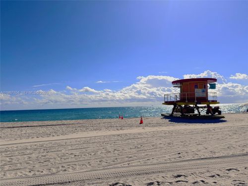 12d-6061 Collins Ave, Miami Beach, FL, 33140-2268 | Card Image