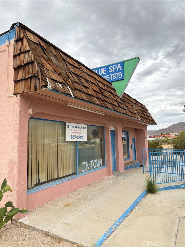 Commercial Sale in 29 Palms