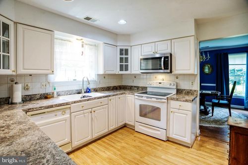 406 Hickory Cir, LA PLATA, MD, 20646-3217 | Card Image