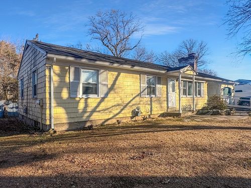 17 Vincent Dr, West Springfield, MA, 01089-4352 | Card Image