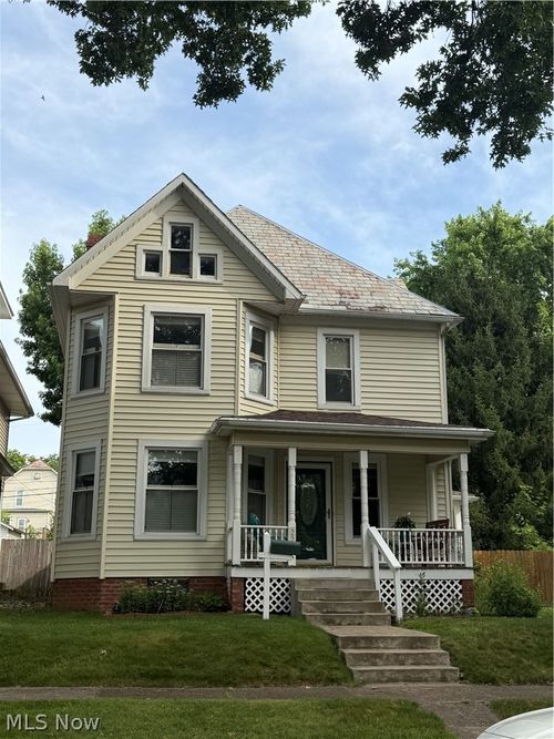 221 Oakwood Ave, Marietta, OH, 45750-2427 | Card Image