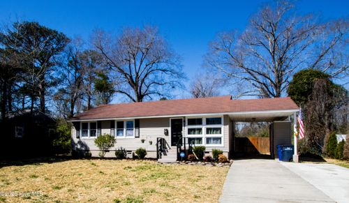 611 Jarman St, Jacksonville, NC, 28540-4935 | Card Image