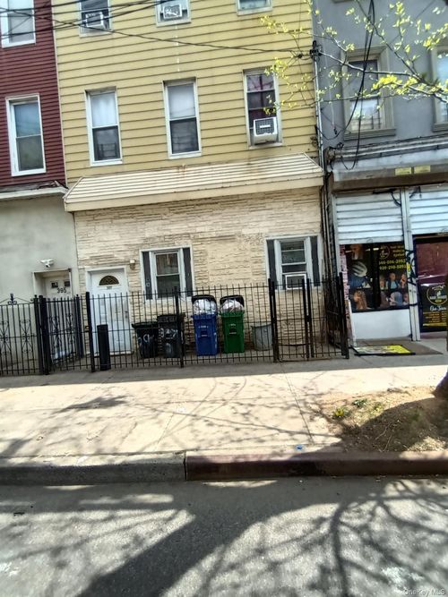 397 Crescent St, Brooklyn, NY, 11208-3392 | Card Image