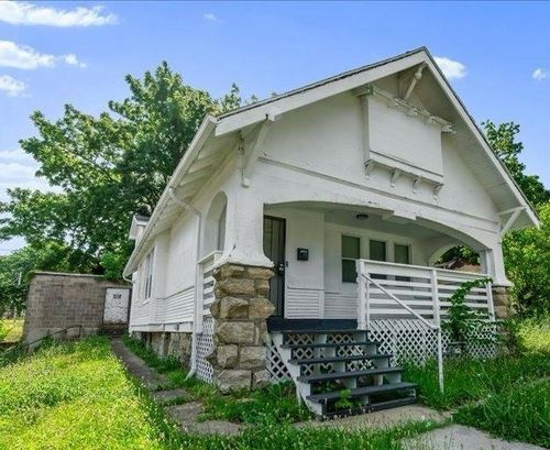 3919 Agnes Ave, Kansas City, MO, 64130-1405 | Card Image