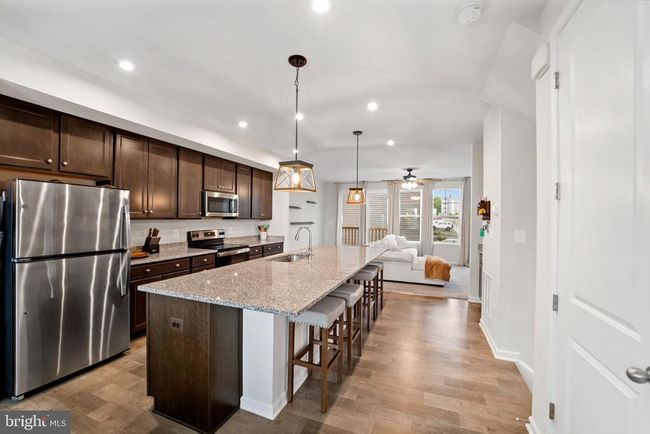 18216 Summit Pointe Dr, Townhouse with 3 bedrooms, 4 bathrooms and null parking in TRIANGLE VA | Image 5