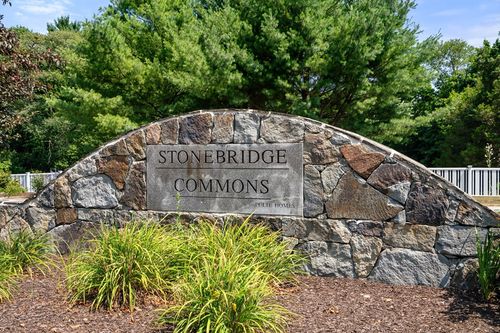 26-26 Stonebridge Dr, Hanson, MA, 02341-3104 | Card Image