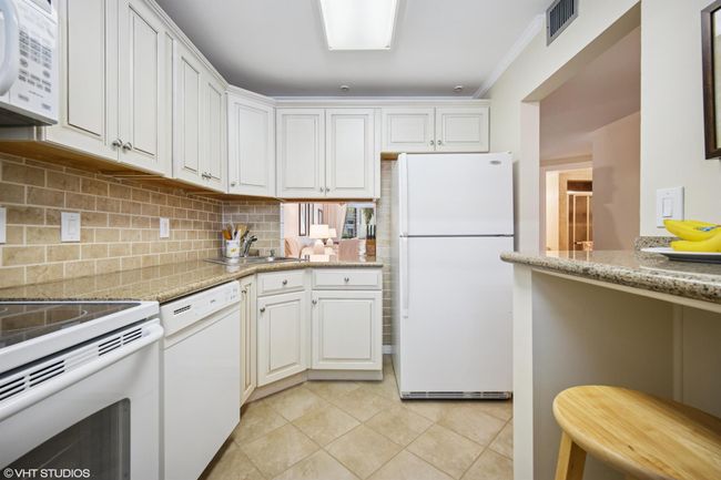 APT-226C - 5300 Ne 24 Th Ter, Condo with 2 bedrooms, 2 bathrooms and null parking in Fort Lauderdale FL | Image 8