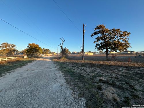 410 Shady Ln, La Vernia, TX, 78121-5141 | Card Image