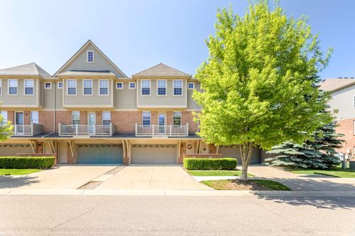 56659 Long Island Dr, Shelby Twp, MI, 48316-5740 | Card Image