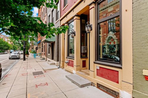 1432 Race St, Cincinnati, OH, 45202-7086 | Card Image