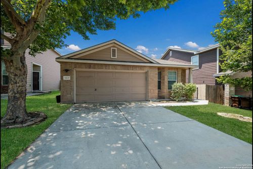 5517 Saffron Way, Leon Valley, TX, 78238-2304 | Card Image