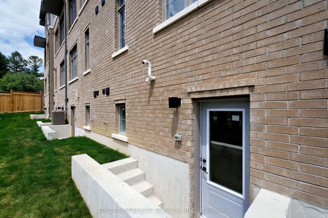 15 Archambault Way, House attached with 4 bedrooms, 4 bathrooms and 1 parking in Vaughan ON | Image 36