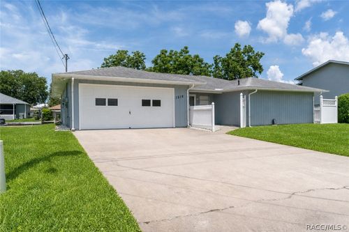 1218 Se 5th Ave, Crystal River, FL, 34429-4929 | Card Image