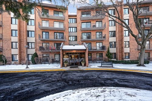 apt-112-601 Lake Hinsdale Dr, Willowbrook, IL, 60527-2242 | Card Image