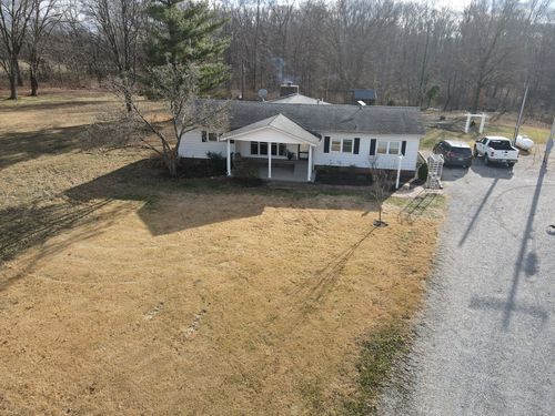 9576 State Route 161 Ext, Iuka, IL, 62849-3520 | Card Image