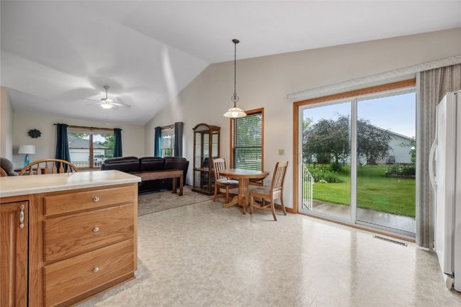 104 Country View Dr, House other with 2 bedrooms, 2 bathrooms and null parking in Mechanicsville IA | Image 10