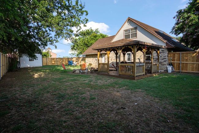301 Spring Creek Est, House other with 3 bedrooms, 2 bathrooms and null parking in Valley View TX | Image 5