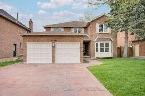 1126 Berkshire Crt, Oakville, ON, L6M2L6 | Card Image