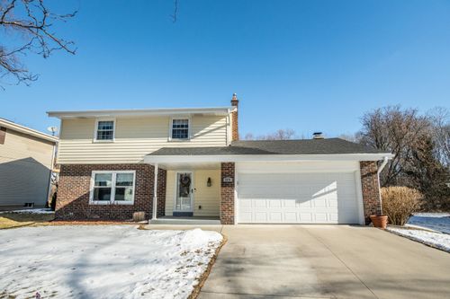 1574 Parkway Dr, Port Washington, WI, 53074-1135 | Card Image