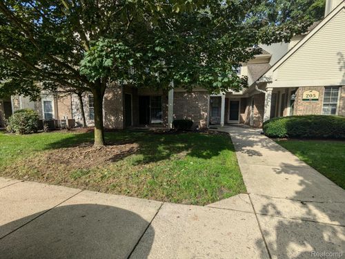 205 Maplewood Ct, South Lyon, MI, 48178-1866 | Card Image