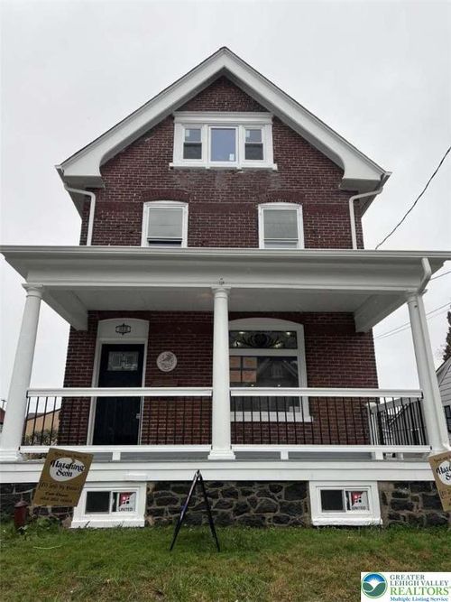 322 E Fairview St, Coopersburg, PA, 18036-1513 | Card Image