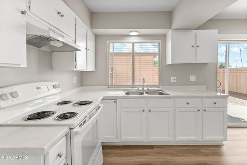 90-4625 W Thomas Rd, Phoenix, AZ, 85031-3740 | Card Image