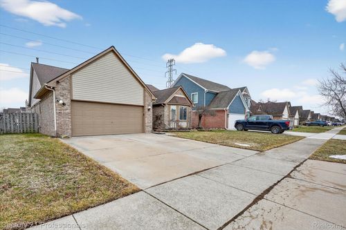 24479 Emily Dr, Trenton, MI, 48183-5417 | Card Image