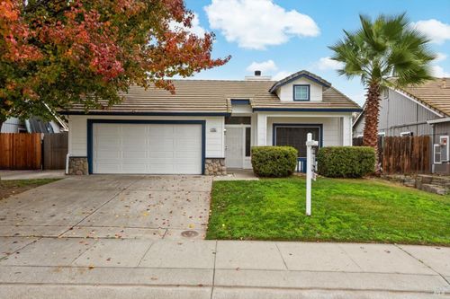 570 Woodard Way, Dixon, CA, 95620-4290 | Card Image