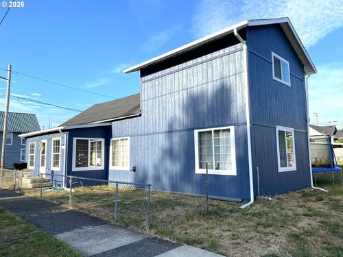603 4th St, Myrtle Point, OR, 97458-1166 | Card Image