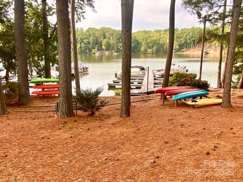 284-5442 Bridgewater Dr, Granite Falls, NC, 28630-8824 | Card Image