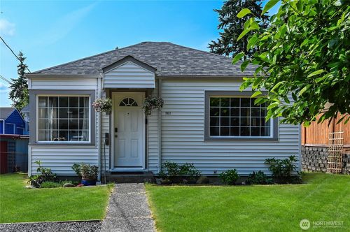 1907 N 137th St, Seattle, WA, 98133-7711 | Card Image