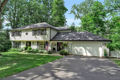 4 Fawn Ter, Orchard Park, NY, 14127-3515 | Card Image