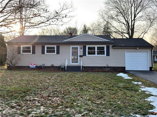 945 Adams Ave, Salem, OH, 44460-4062 | Card Image