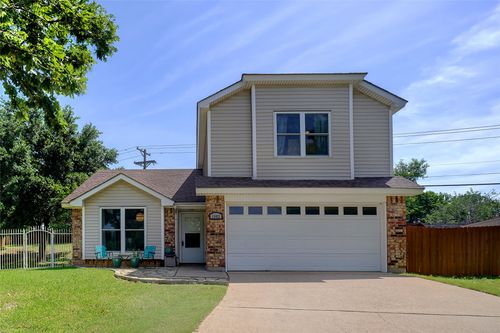 1602 Stoneway Dr, Grapevine, TX, 76051-2766 | Card Image