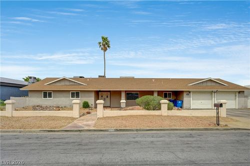 120 W Highland Dr, Henderson, NV, 89015-7612 | Card Image
