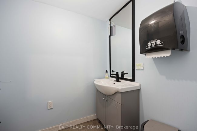 329 Parkhill Dr, Home with 0 bedrooms, 1 bathrooms and null parking in Thedford ON | Image 14