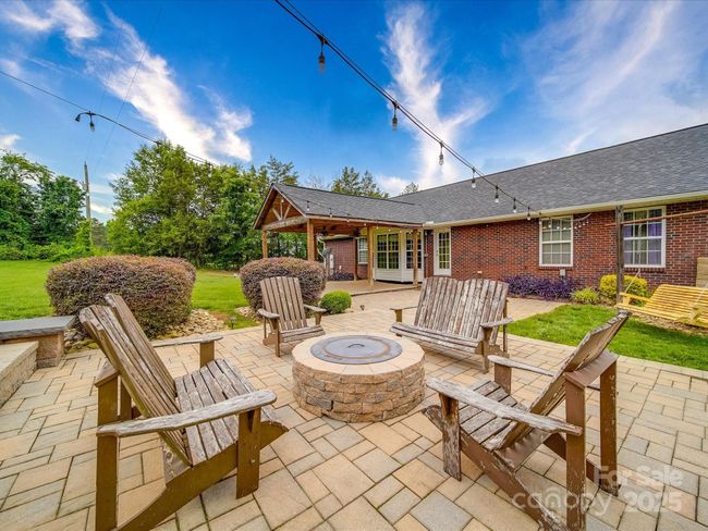 Fire Pit Area | Image 11