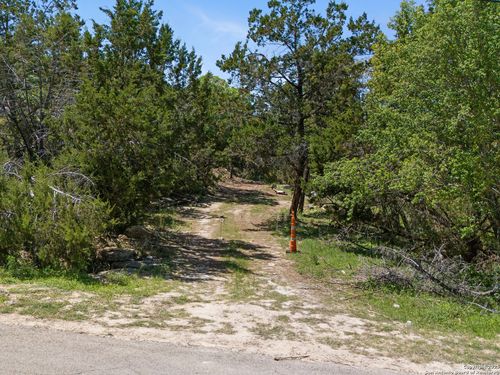 1056 Scenic Run, Canyon Lake, TX, 78133-6277 | Card Image